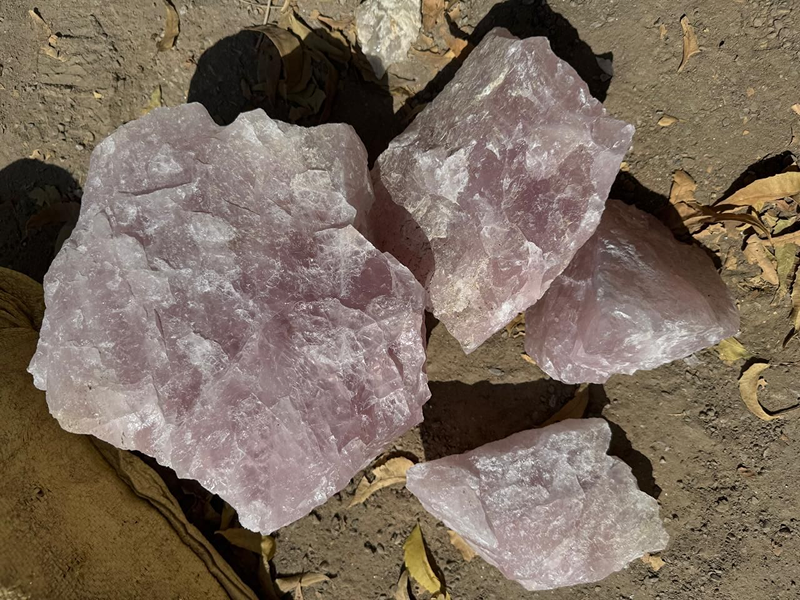 minerals-PINK QUARTZ GLASSY-img-01