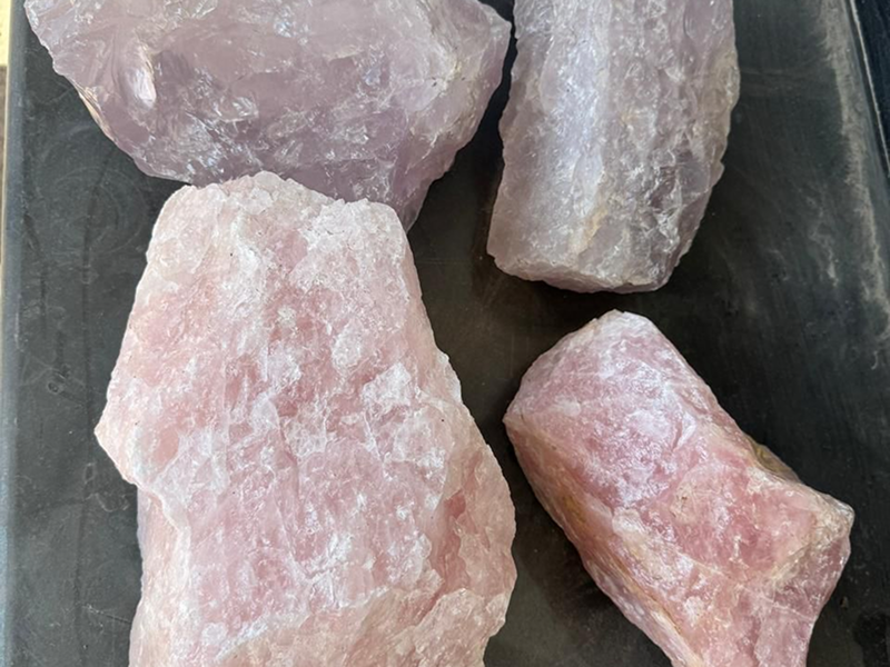 minerals-PINK QUARTZ GLASSY-img-05