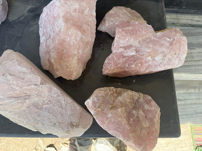 minerals-PINK QUARTZ GLASSY-img-07